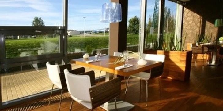 399 Kč za mimořádně kvalitní menu pro dva v restauraci Green House. Telecí maso z podhůří Jeseníků a domácí dezerty se slevou 65 %!