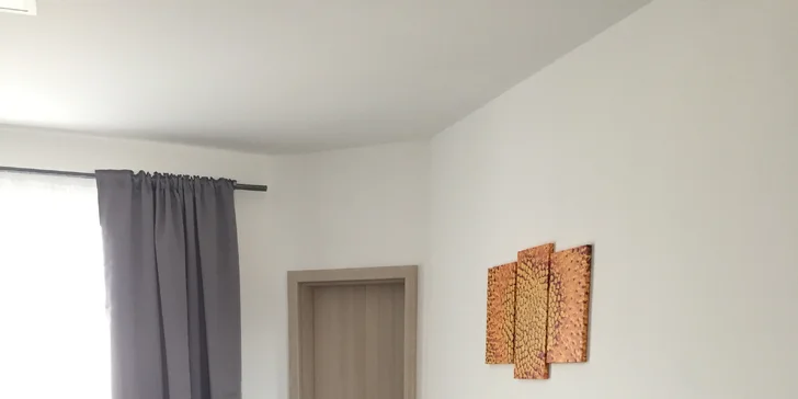 Pobyt na jižní Moravě: pokoj či rodinný apartmán, snídaně a láhev vína