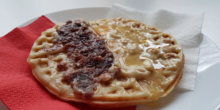 Slané či sladké waffle dle výběru a nápoj k tomu pro 1 i 2