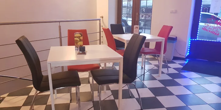 Slané či sladké waffle dle výběru a nápoj k tomu pro 1 i 2