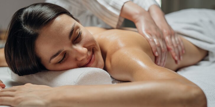 Zasloužený relax: uvolňující 60minutová office masáž v salonu Thai Sun