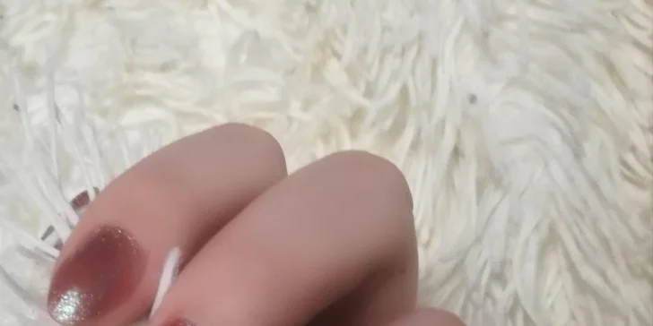 Dopřejte rukám luxus: kompletní manikúra s aplikací laku Shellac