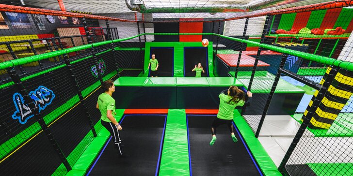 Jump aréna Tábor: 1 nebo 2 hodiny v trampolínovém parkour centru plném atrakcí s plochou 1200 m²