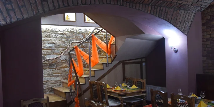 Chuť pravé Indie: několikachodová hostina s masem nebo vege pro 2 osoby