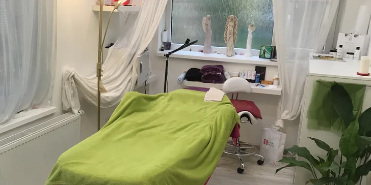 Natočení, výživa a barvení řas včetně úpravy a barvení obočí