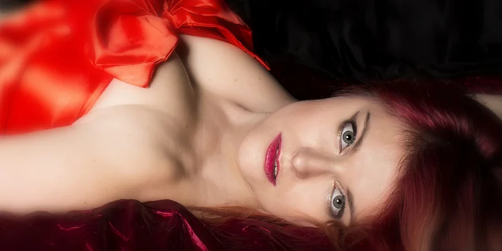 Ateliérové focení pro jednotlivce či páry na Vinohradech: portrét, glamour, boudoir či akt