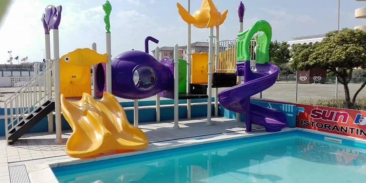 Rodinná dovolená u Jadranu: krásná Itálie, jídlo all inclusive a celodenní vstup do aquaparku