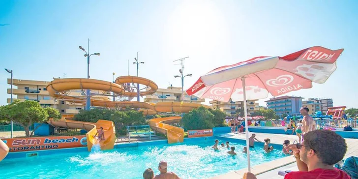 Rodinná dovolená u italského Jadranu: hotel 50 metrů od pláže, jídlo all inclusive a koupání v aquaparku
