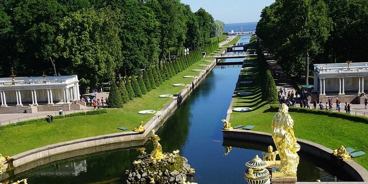 Monumentální Petrohrad: letecký zájezd s bohatým programem a ubytováním