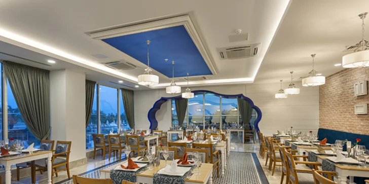 5* Sherwood Exclusive Lara s all inclusive. Aquapark, plážový relax i vodní sporty