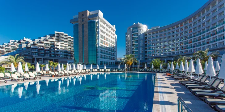 5* Sherwood Exclusive Lara s all inclusive. Aquapark, plážový relax i vodní sporty