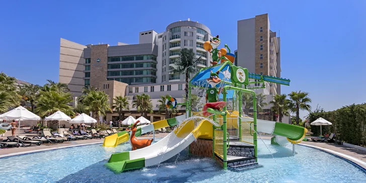 5* Sherwood Exclusive Lara s all inclusive. Aquapark, plážový relax i vodní sporty