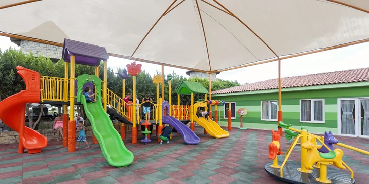 5* Sherwood Exclusive Lara s all inclusive. Aquapark, plážový relax i vodní sporty