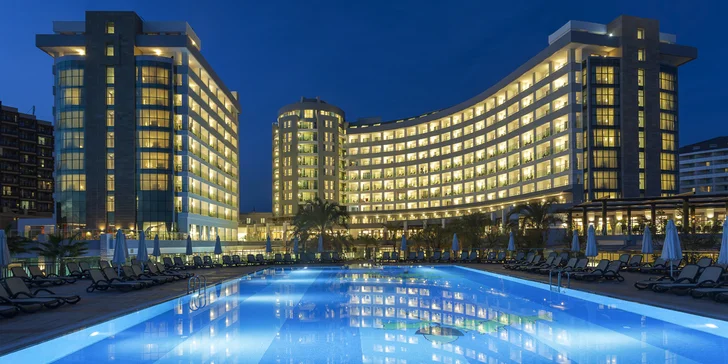 5* Sherwood Exclusive Lara s all inclusive. Aquapark, plážový relax i vodní sporty