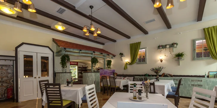 Otevřený voucher na 500–1000 Kč do restaurace La Route: saláty, rizota a těstoviny i steaky