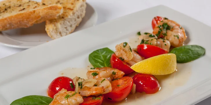 Otevřený voucher na 500–1000 Kč do restaurace La Route: saláty, rizota a těstoviny i steaky