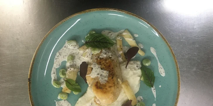 Cokoli z nového menu restaurace Pod Terasami: steaky, česká klasika i saláty