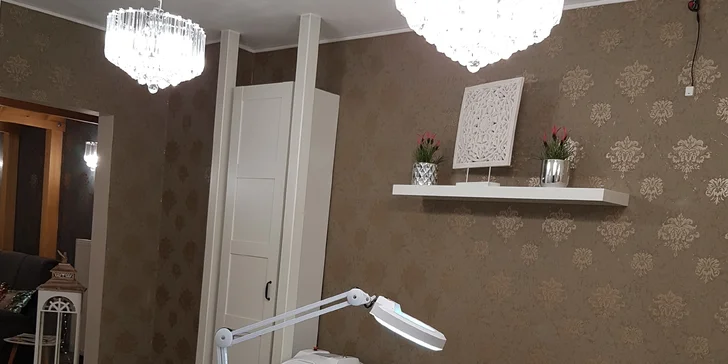 Nabité kosmetické balíčky: čištění pleti, masáž obličeje i facelifting