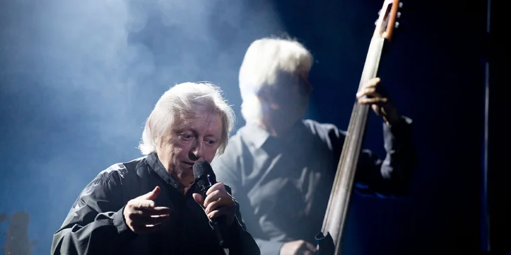 2 Vstupenky na koncert: Václav Neckář a skupina Bacily na Letní scéně Heroldovy sady