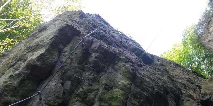 Via Ferratu si užijí začátečníci i pokročilí. Vůbec není nutné mít předchozí zkušenosti se zajištěnými cestami.