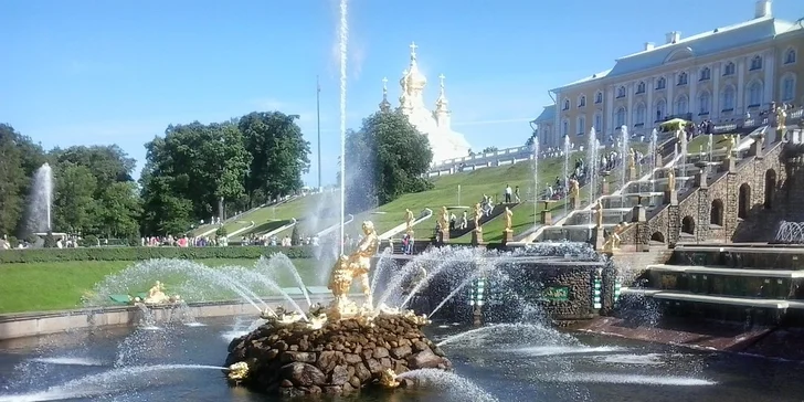 Monumentální Petrohrad: letecký zájezd s bohatým programem a ubytováním
