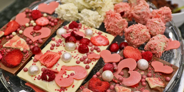 Valentýnské chvíle v Choco-Story: výroba lanýžů a čoko tabulek i prohlídka