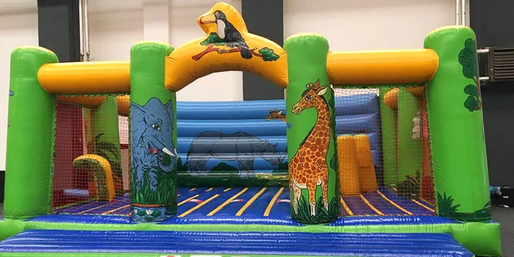 Hopsa hejsa: aréna s trampolínami a dalšími atrakcemi, celodenní vstup pro jednoho i rodinu