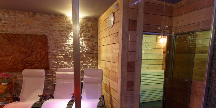 Vstup do lázní pro jednoho: sauna, whirlpool i pára v době 17–22 h