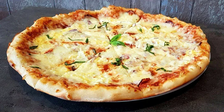 2× pizza o průměru 40 cm dle vlastního výběru: na místě, s sebou i rozvoz