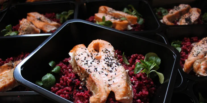 Dobroty s vyváženou nutriční hodnotou: 5denní programy Detox nebo Standard a různý přísun kalorií