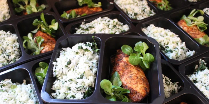 Dobroty s vyváženou nutriční hodnotou: 5denní programy Detox nebo Standard a různý přísun kalorií