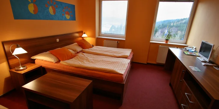 Silvestr v hotelu pod Lysou horou: privátní wellness, polopenze i neomezeně bazén