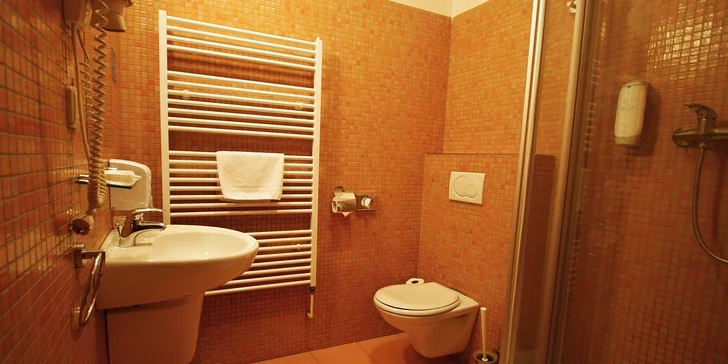 Silvestr v hotelu pod Lysou horou: privátní wellness, polopenze i neomezeně bazén