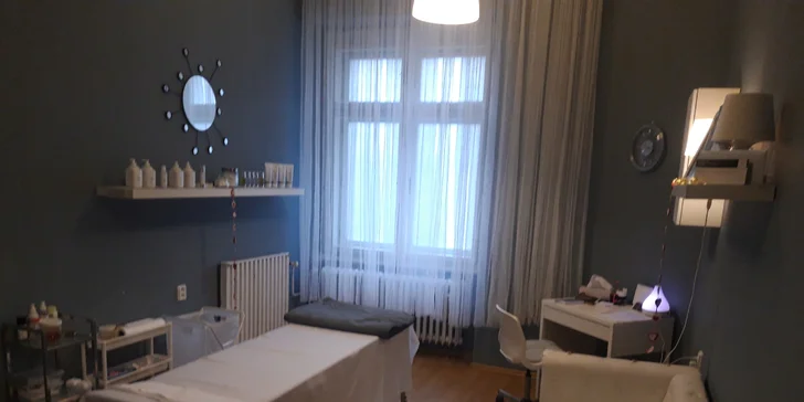 Kompletní ošetření pleti v přímo centru Prahy: Okamžité omlazení sérem s 24karátovým koloidním zlatem