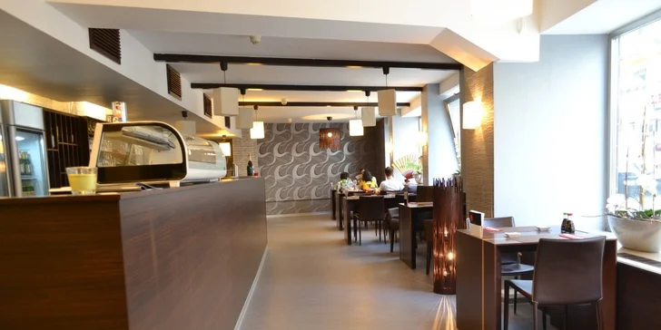Sushi menu pro dva v novém restaurantu Sasori