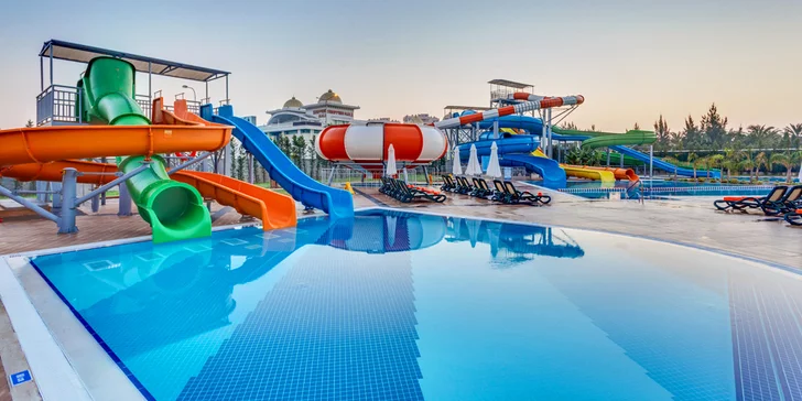 5* Sherwood Exclusive Lara s all inclusive. Aquapark, plážový relax i vodní sporty