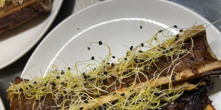 Degustační workshop s Monou: losos s mandlovou pěnou, kalamáry, steak a další delikatesy