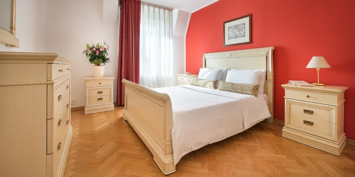 Luxusní pobyt v apartmánu v centru Prahy: bohatá snídaně i čokoládové překvapení na pokoji
