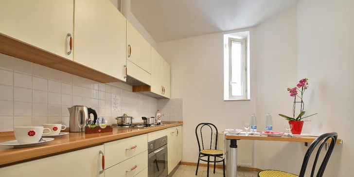 Luxusní pobyt v apartmánu v centru Prahy: bohatá snídaně i čokoládové překvapení na pokoji