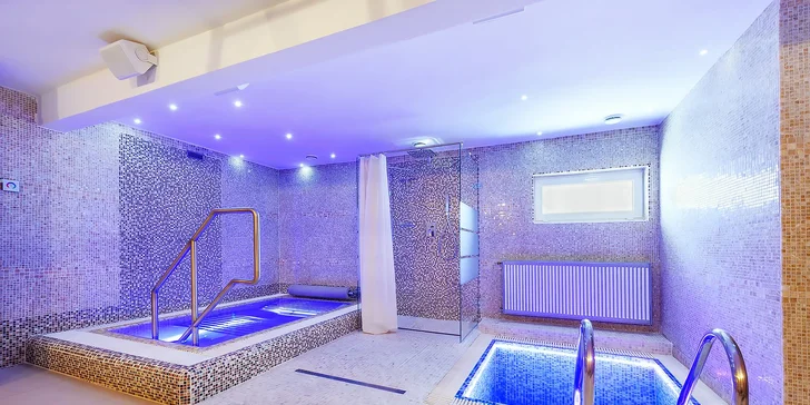 Zimní či jarní pobyt v Praze pro páry i rodiny: snídaně i privátní wellness