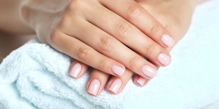 Dopřejte rukám luxus: kompletní manikúra s aplikací laku Shellac