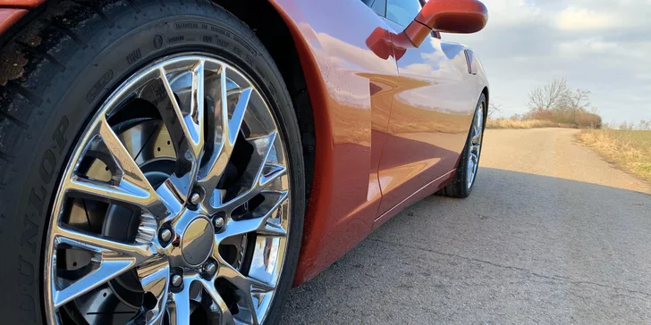 Za volantem žihadla: zapůjčení Chevroletu Corvette na 30 min. až 12 hod.