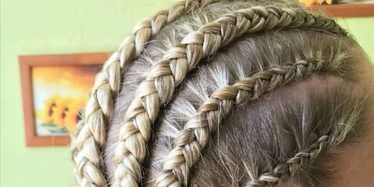 Střih a hloubková regenerace pro polodlouhé a dlouhé vlasy nebo speciální trendy pletené copy, tzv. melouny