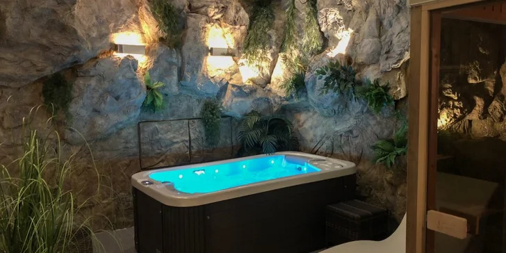 Wellness s atmosférou džungle: vířivka, finská a parní sauna i občerstvení