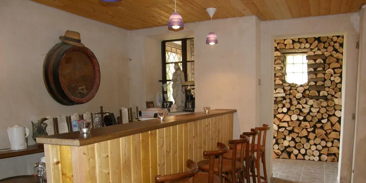 Ostrov u Karlových Varů: dvoulůžkový pokoj či apartmán, snídaně i slevy