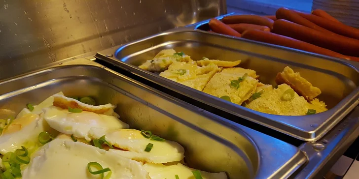 Zimní či jarní pobyt v Praze pro páry i rodiny: snídaně i privátní wellness