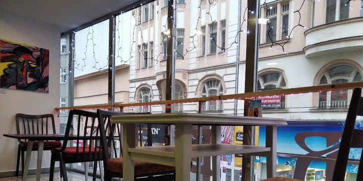 Stylová retro kavárna: káva i dezert dle výběru pro 1 či 2 osoby