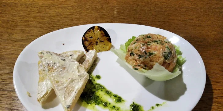 3chodové menu pro 2 v irském pubu: panenka nebo prsíčka i s předkrmem a dezertem