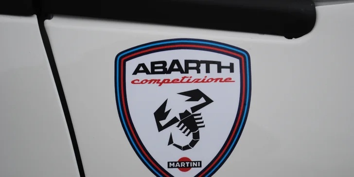 Malé auto s pořádným výkonem: zapůjčení Fiatu 500 Abarth na 1, 7 či 15 dní