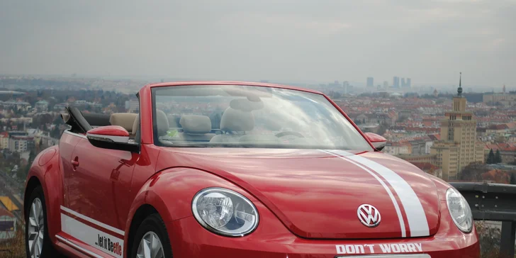 Moderní verze Volkswagenu Beetle se sklápěcí střechou: zapůjčení až na 15 dní pro 1 osobu